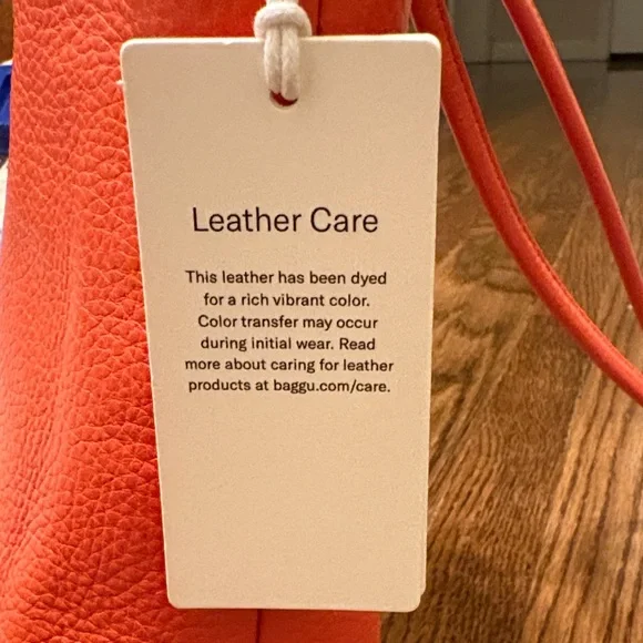 BAGGU Vibrant Orange Crossbody Bag - Picture 7 of 7